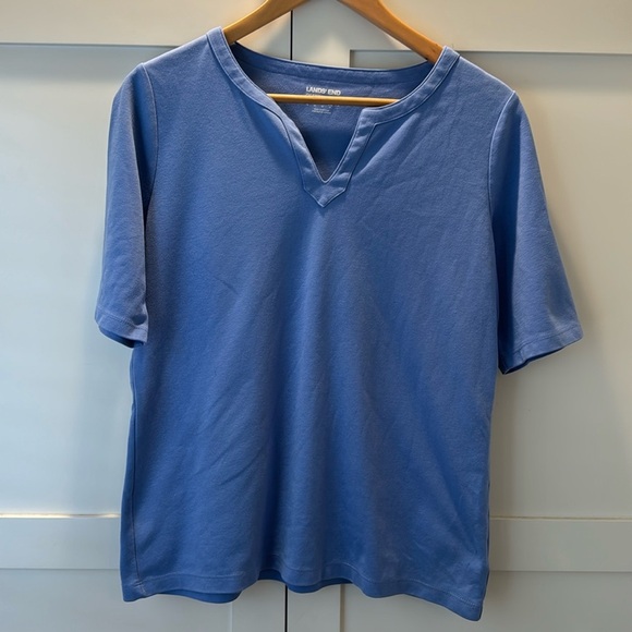 Lands' End periwinkle jersey knit v-neck t-shirt size Medium - Picture 1 of 7